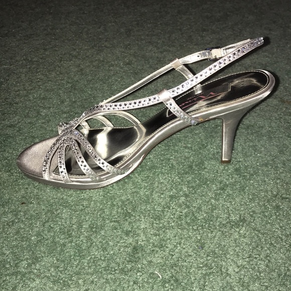 Sparkly silver heels - Picture 2 of 3